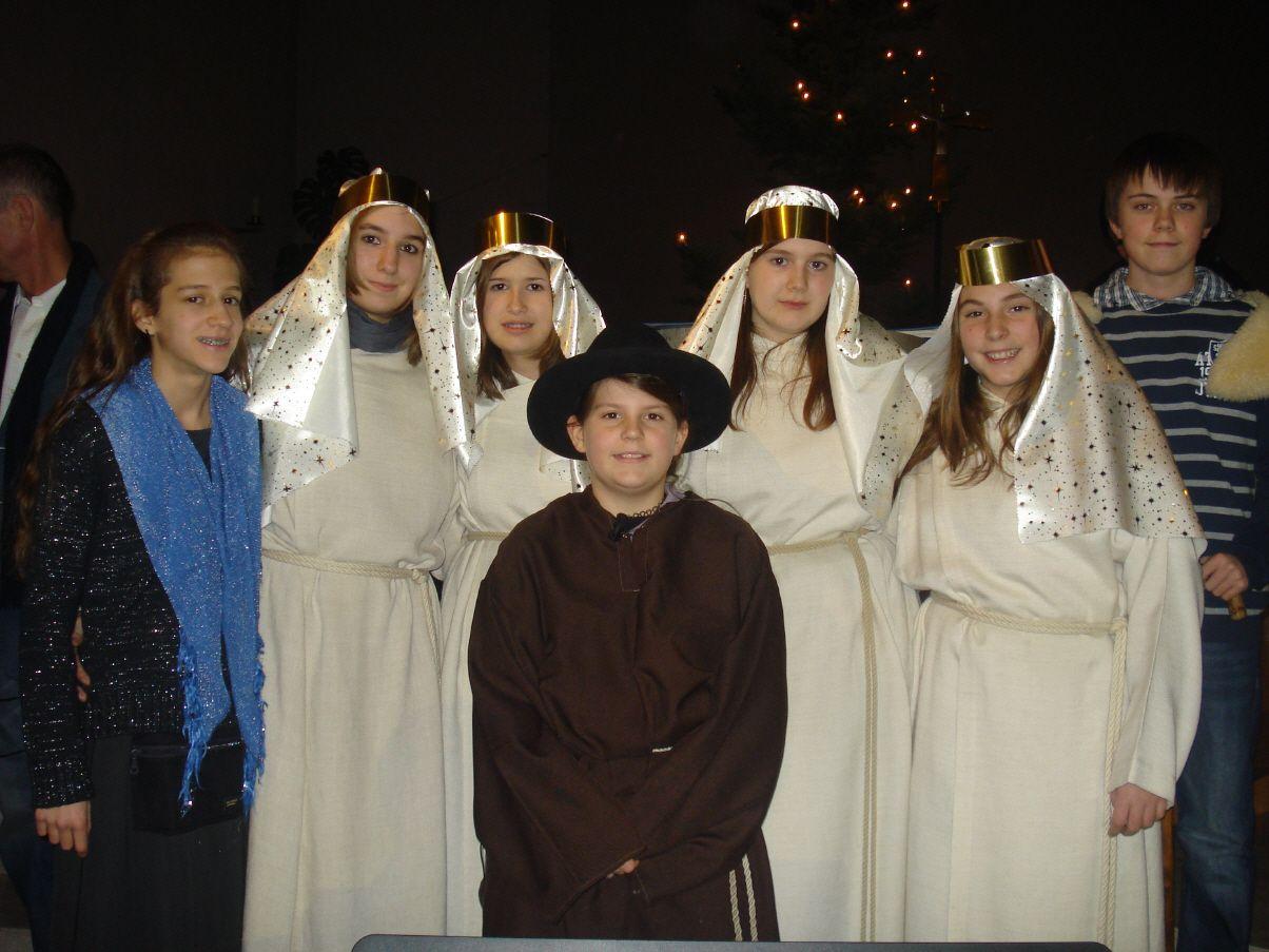 Maria + Josef mit 4 Engeln am